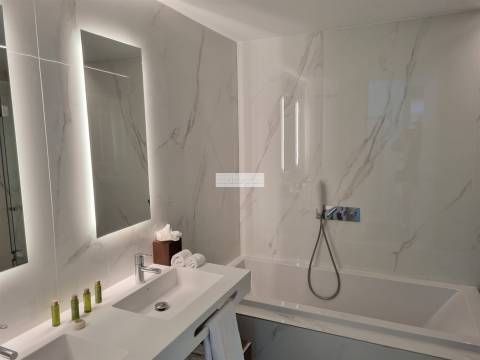 Apartamento T4, Lisboa / Venda