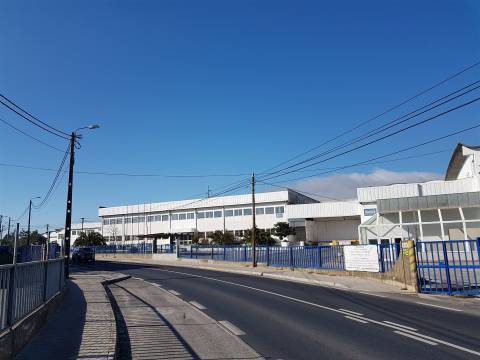 Conjunto de 3 armazéns para venda, Sintra
