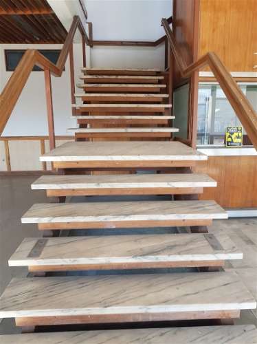 Conjunto de 3 armazéns para venda, Sintra