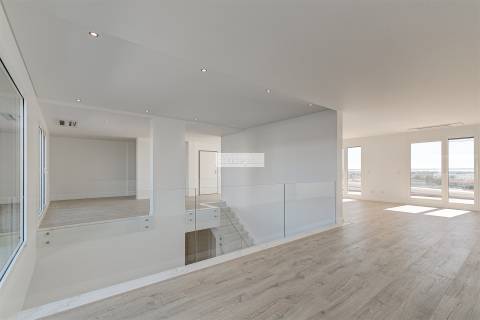 Apartamento Penthouse T4+1 DUPLEX, Montijo / Venda / 890.000€