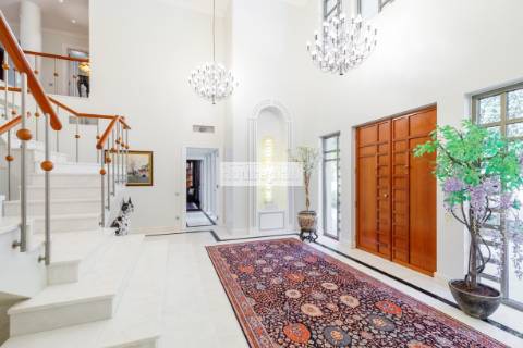 Moradia T5 TRIPLEX de Luxo com jardim e piscina, Lisboa