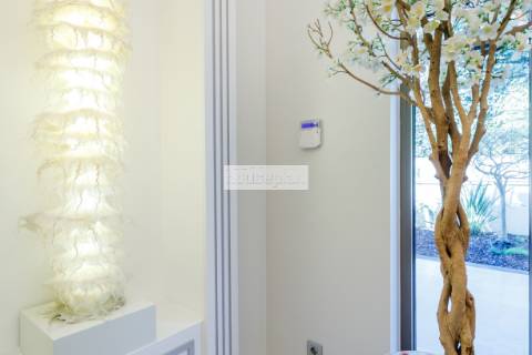 Moradia T5 TRIPLEX de Luxo com jardim e piscina, Lisboa