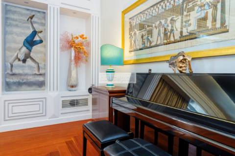 Moradia T5 TRIPLEX de Luxo com jardim e piscina, Lisboa