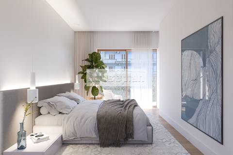 Apartamento T2 novo com garagem, no coração das Avenidas Novas/730.000€.