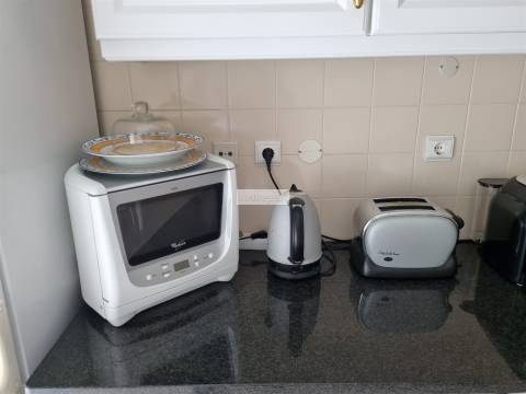 Apartamento T2 para arrendar, garagem, piscina, praia, Carcavelos, condomínio fechado, segurança 24h