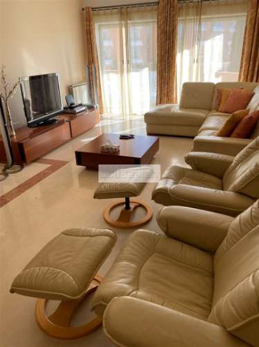 Apartamento T2 para arrendar, garagem, piscina, praia, Carcavelos, condomínio fechado, segurança 24h