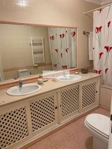 Apartamento T2 para arrendar, garagem, piscina, praia, Carcavelos, condomínio fechado, segurança 24h