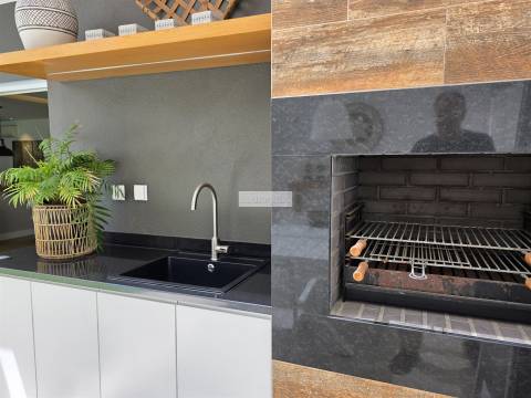 Moradia T3+1 de Luxo no Murtal, Parede com jardim e piscina, vista mar e serra