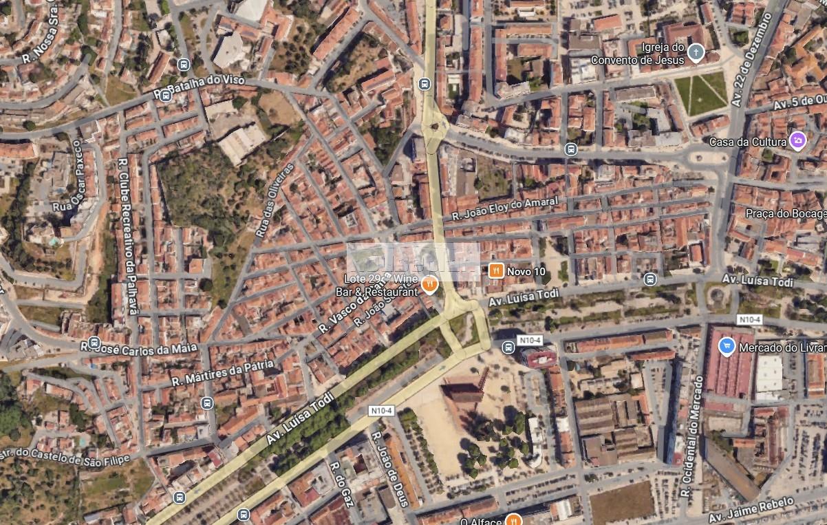 Prédio com projeto aprovado e licença a pagamento para 14 frações no centro histórico de Setúbal