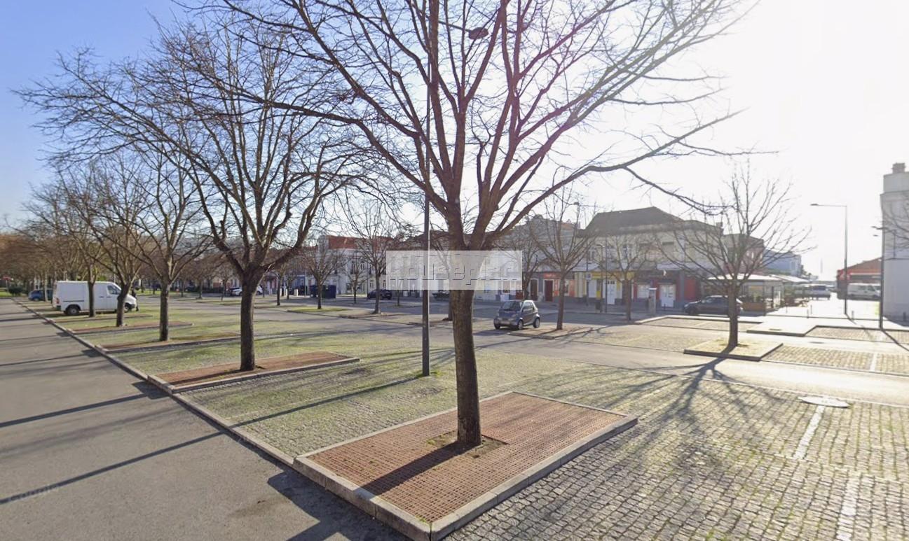 Prédio com projeto aprovado e licença a pagamento para 14 frações no centro histórico de Setúbal