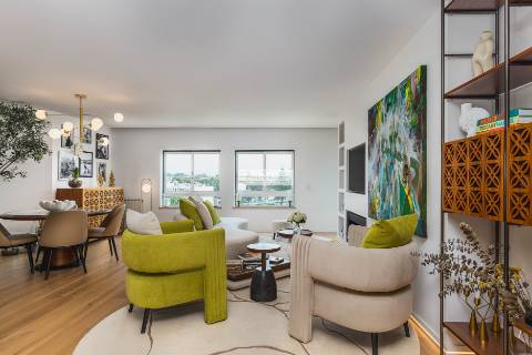 Apartamento T3 Renovado em condomínio fechado em Carcavelos, perto do mar