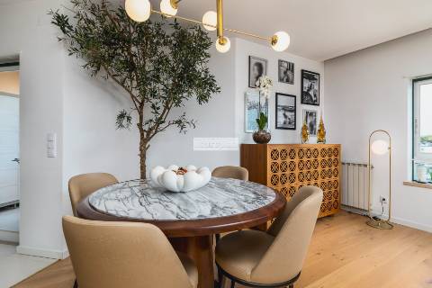 Apartamento T3 Renovado em condomínio fechado em Carcavelos, perto do mar