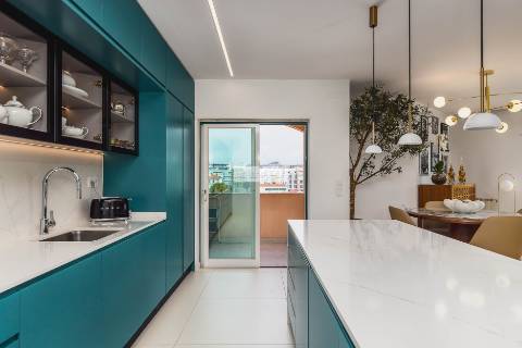 Apartamento T3 Renovado em condomínio fechado em Carcavelos, perto do mar