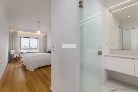 Apartamento T3 Renovado em condomínio fechado em Carcavelos, perto do mar