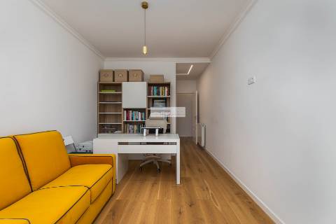 Apartamento T3 Renovado em condomínio fechado em Carcavelos, perto do mar