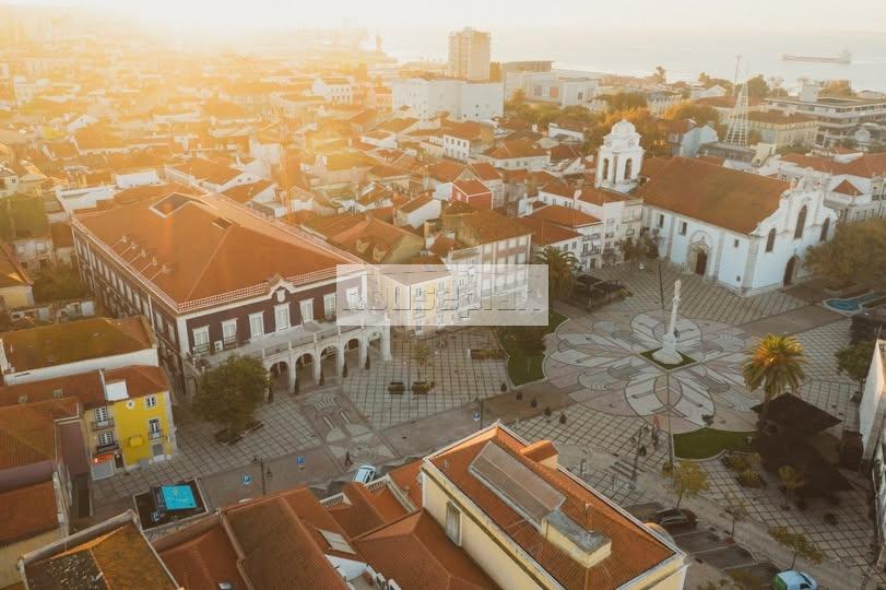 Apartamento T1 novo na zona histórica de Setúbal, com vista de rio.