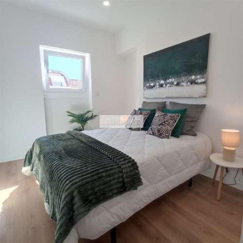 Apartamento T3 totalmente Renovado e mobilado em Benfica