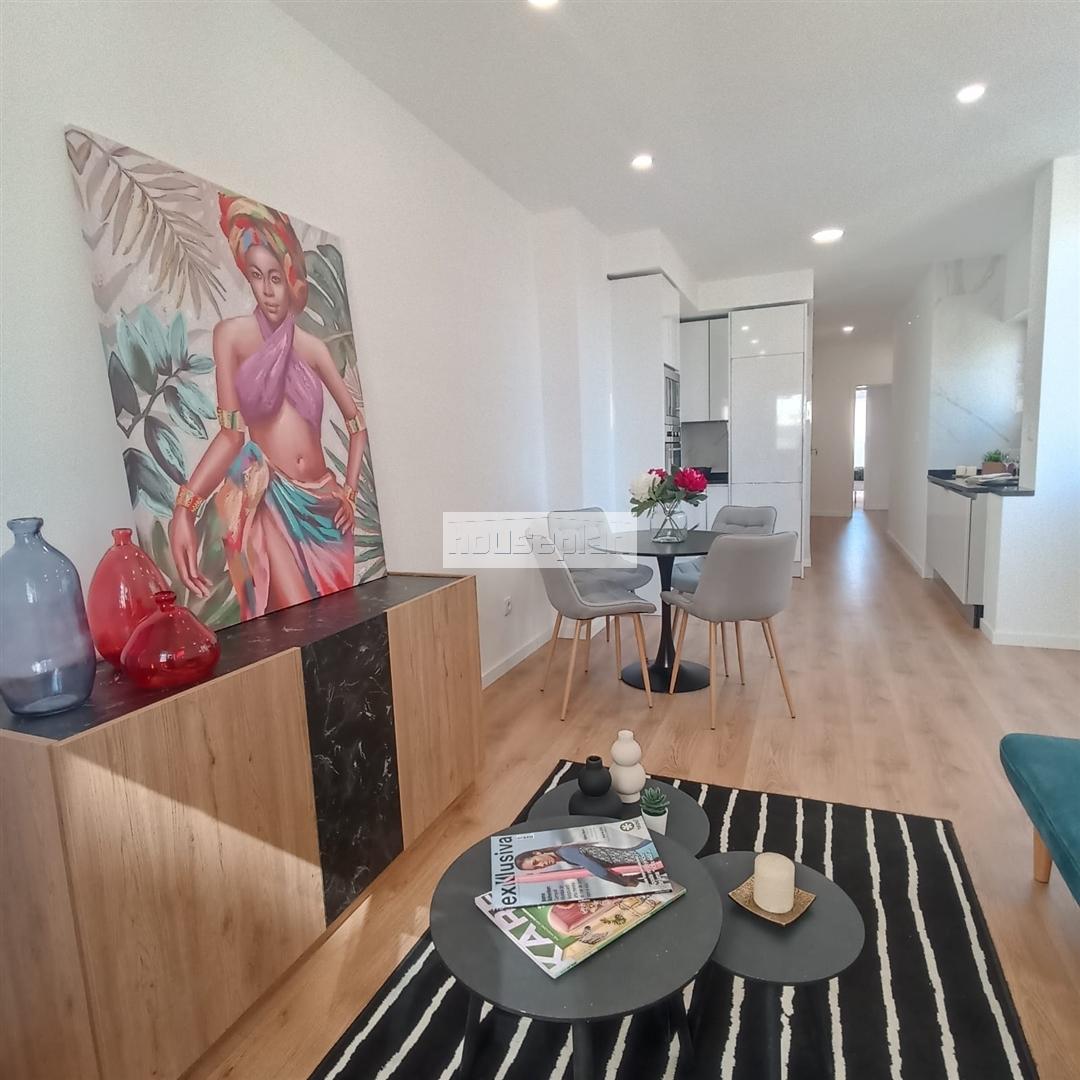 Apartamento T3 totalmente Renovado e mobilado em Benfica