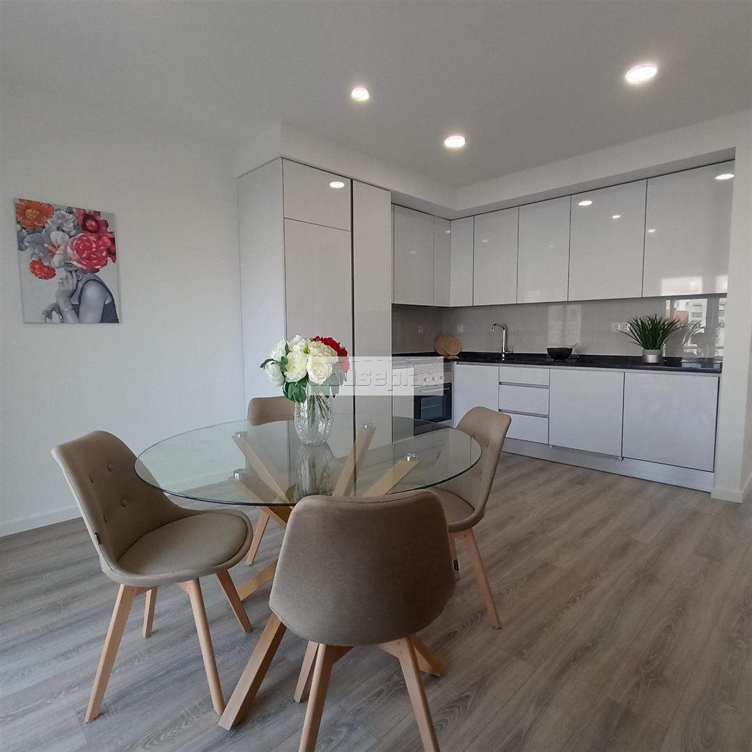 Apartamento T3 totalmente Renovado e mobilado em Benfica