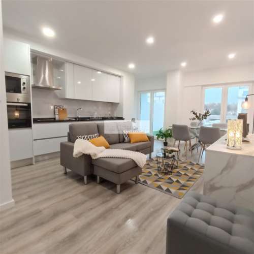 Apartamento T3 totalmente Renovado e mobilado em Benfica