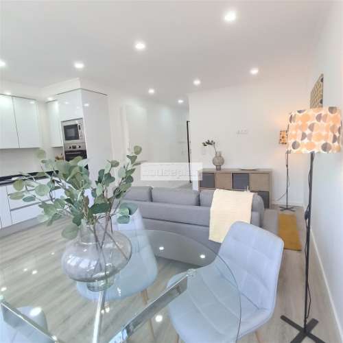 Apartamento T3 totalmente Renovado e mobilado em Benfica