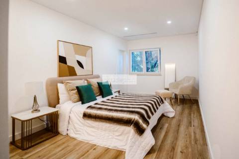 Moradia T4 totalmente renovada com piscina na Herdade da Aroeira