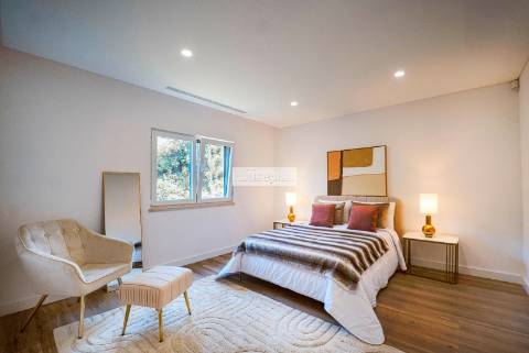 Moradia T4 totalmente renovada com piscina na Herdade da Aroeira