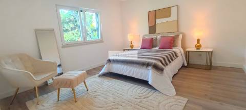 Moradia T4 totalmente renovada com piscina na Herdade da Aroeira