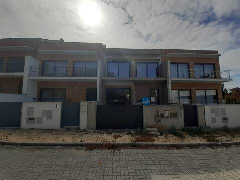 Moradia T3 em Santa Marta de Portuzelo