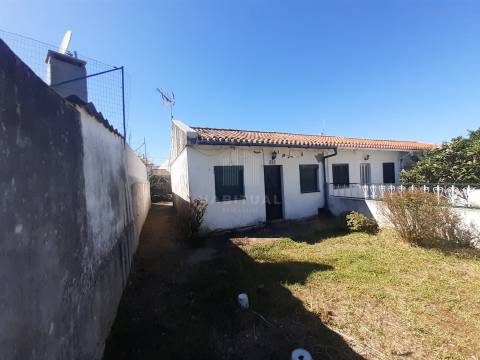 Moradia Isolada T2 em Darque