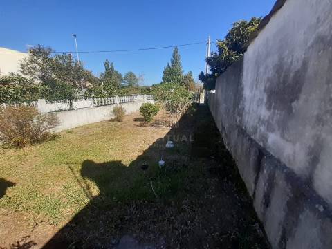 Moradia Isolada T2 em Darque