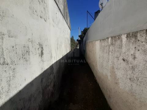 Moradia Isolada T2 em Darque