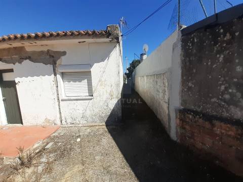 Moradia Isolada T2 em Darque