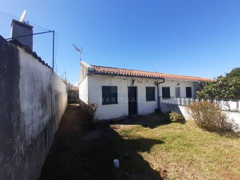 Moradia Isolada T2 em Darque