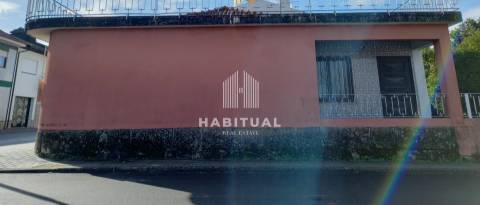 Moradia Geminada T4 em Darque