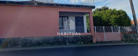 Moradia Geminada T4 em Darque