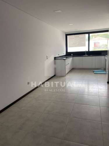 Moradia Geminada T3 em Areosa