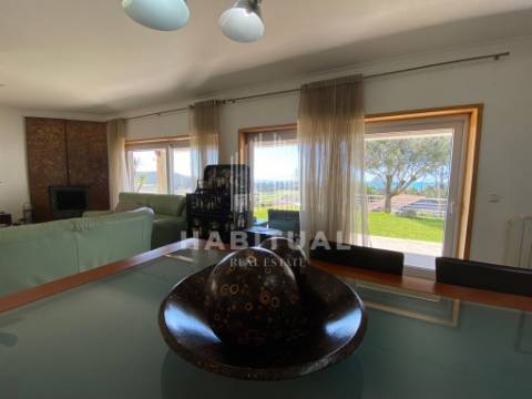 Moradia Isolada T4 com Piscina e Vistas Mar em Carreço