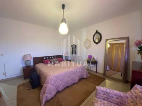 Moradia Isolada T4 com Piscina e Vistas Mar em Carreço