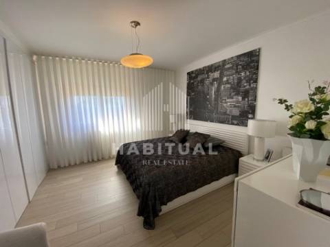 Moradia Isolada T4 com Piscina e Vistas Mar em Carreço