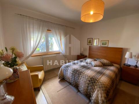 Moradia Isolada T4 com Piscina e Vistas Mar em Carreço