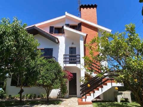 Moradia T9 Perto da Praia em Moledo