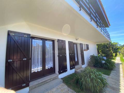 Moradia T9 Perto da Praia em Moledo