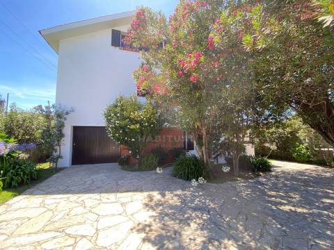 Moradia T9 Perto da Praia em Moledo