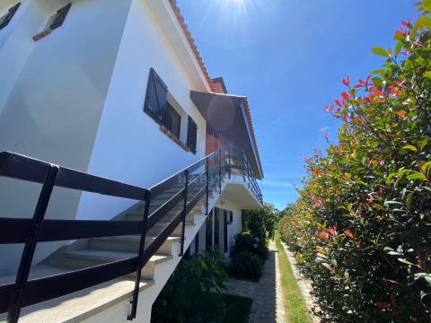 Moradia T9 Perto da Praia em Moledo