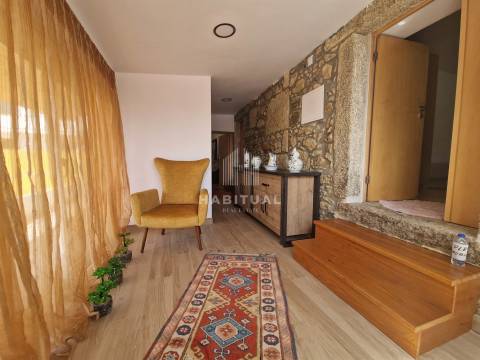 Moradia T3 Remodelada em Meadela