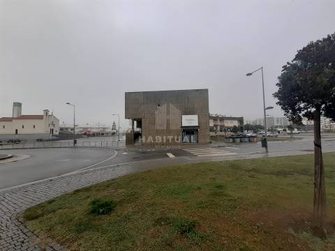 Loja destinada a Discoteca perto da praia  em Viana do Castelo