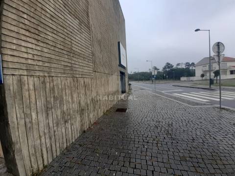 Loja destinada a Discoteca perto da praia  em Viana do Castelo