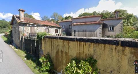 Moradia para restaurar em Labruja-Ponte de Lima