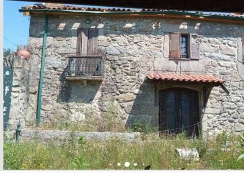 Moradia para restaurar em Labruja-Ponte de Lima